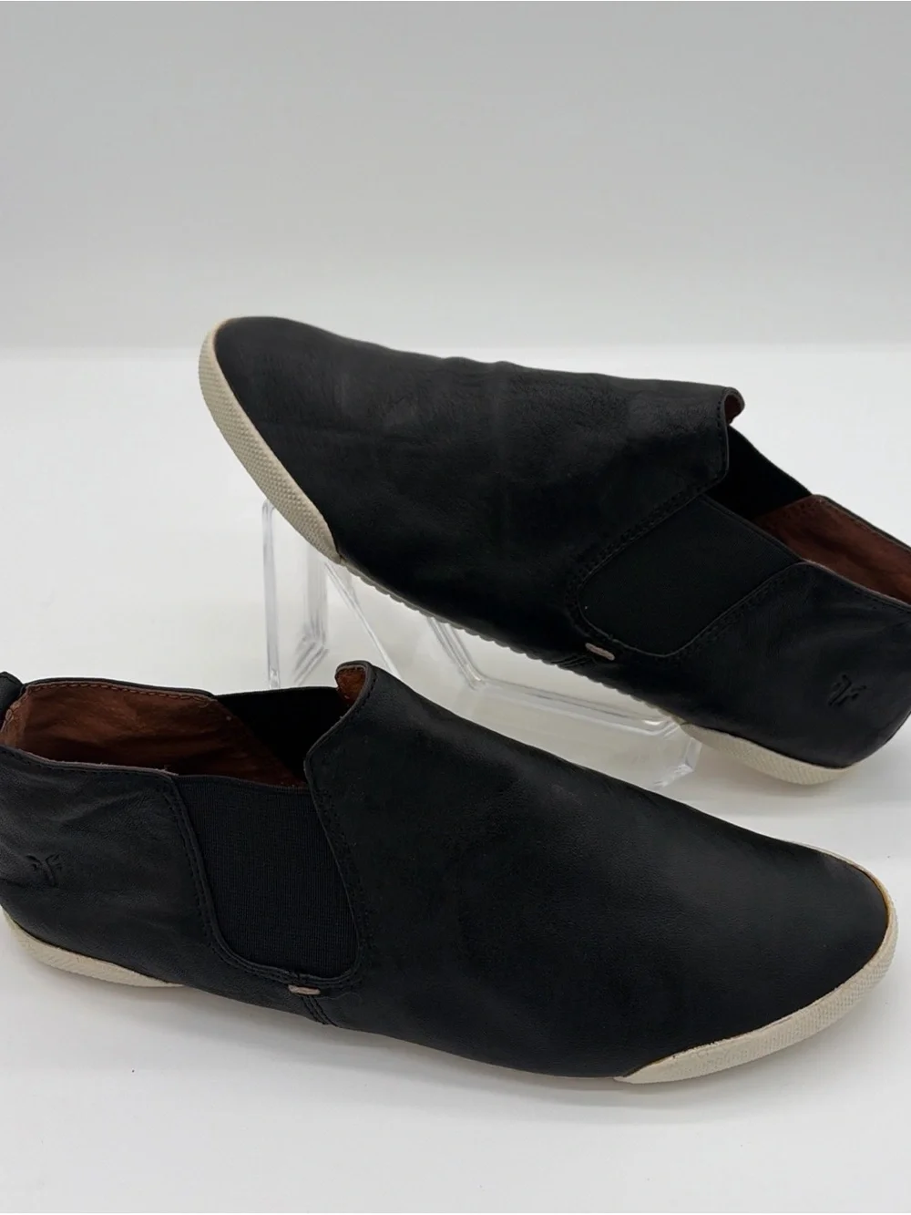 FRYE Leather Melanie Chelsea Booties Black Travel  Size 7.5